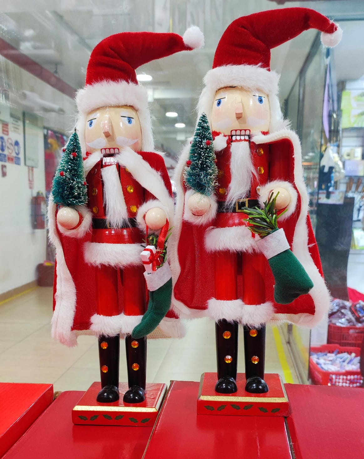 CASCANUECES PAPA NOEL NAVIDEÑO 38CM